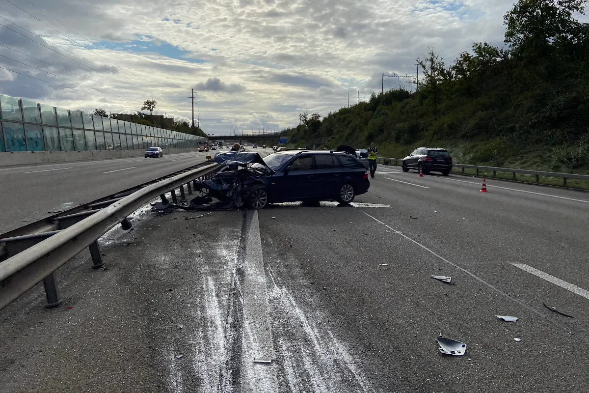 Drama auf der A1 bei Spreitenbach AG – Selbstunfall mit Nachfolgekollision 