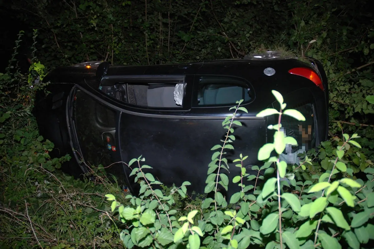 Spektakulärer Unfall in Flumenthal SO – Auto überschlägt sich bei Selbstunfall 