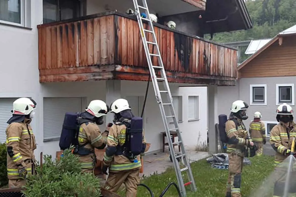 Bischofshofen - Gasflasche löst Brand aus - Mann im Gesicht erfasst!