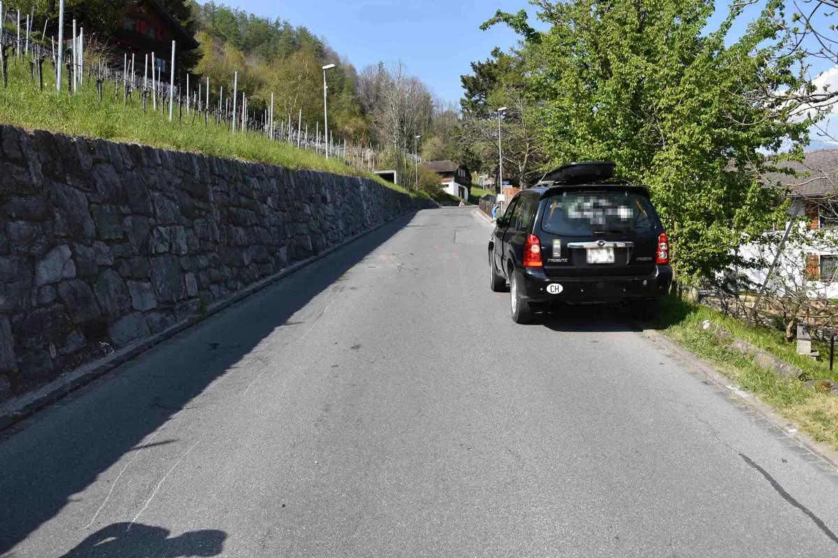 Azmoos SG - 21-Jähriger ohne Führerausweis verursacht Unfall!