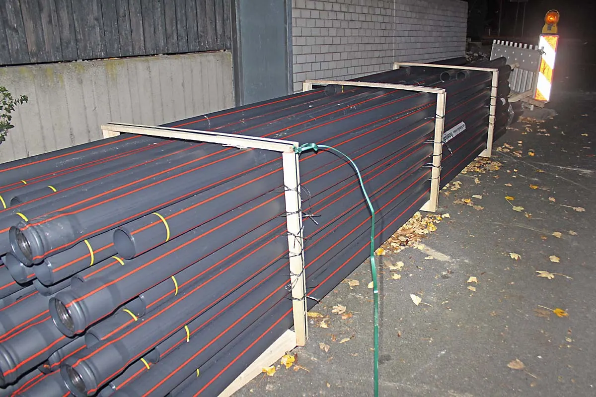 Gefährlicher Eingriff in den Straßenverkehr in Erkrath - Jugendliche spannten Plastikband über die Straße