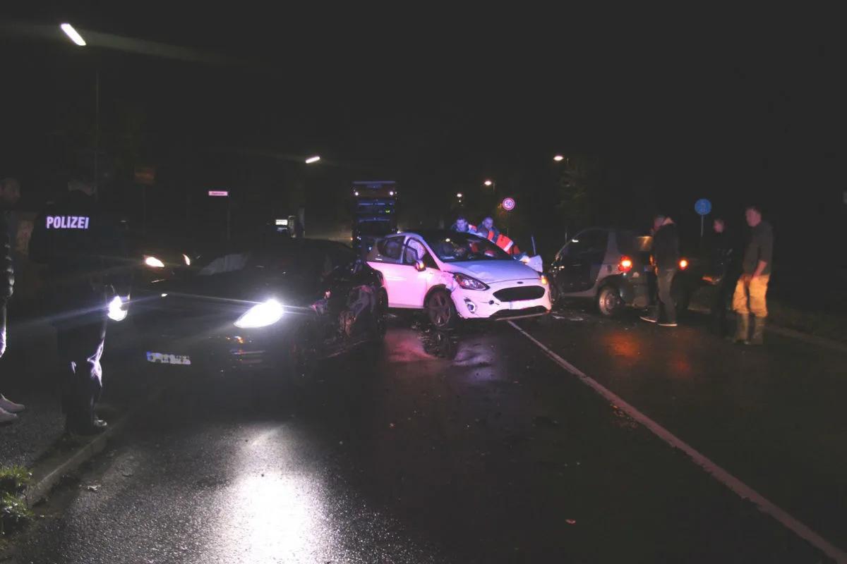 Rösrath - Vorfahrt missachtet und Unfall verursacht