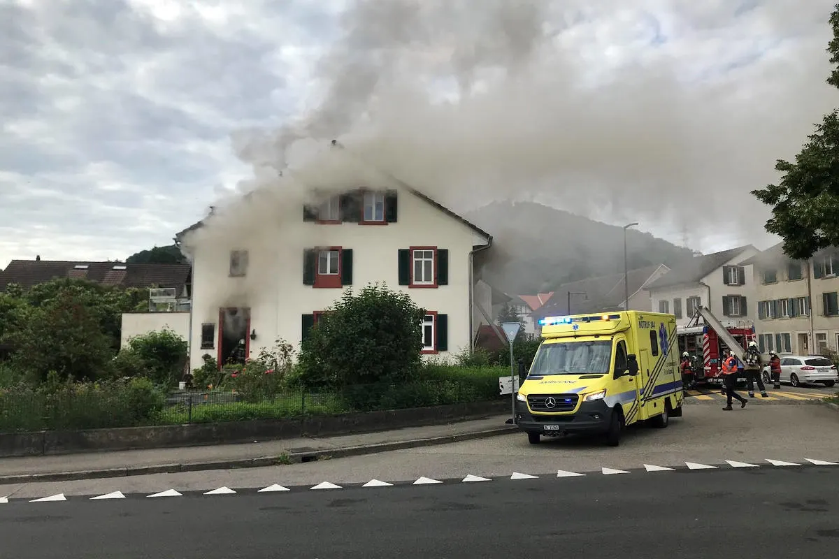 Pratteln BL – Brandfall erfordert Feuerwehreinsatz – zwei Personen verletzt