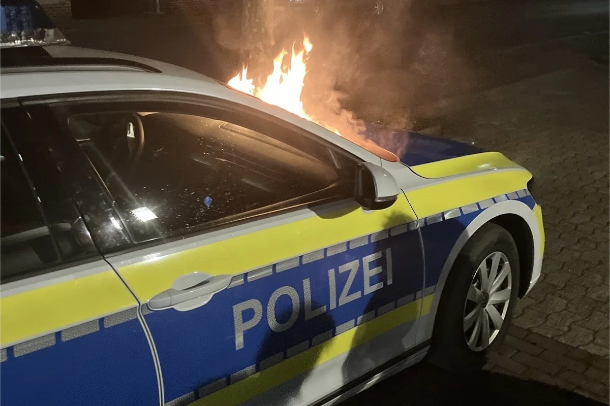 Bremervörde – Polizeistreifenwagen angezündet