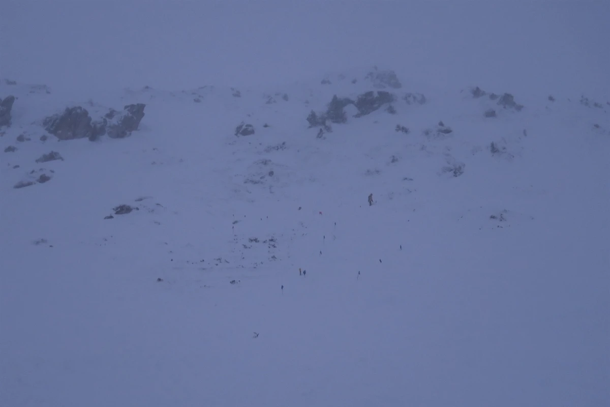 Arosa GR – Snowboarderin tödlich von Lawine erfasst