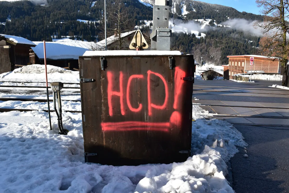 Klosters GR - Sachschaden durch Sprayereien - Zeugenaufruf