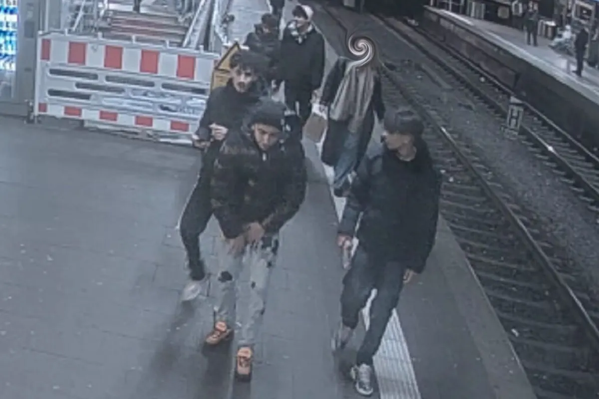 Düsseldorf – Polizei sucht Tatverdächtige nach schwerem Raub