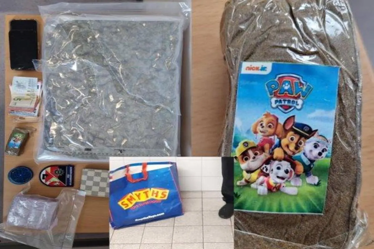Köln - 1,5 Kilogramm Drogen in Einkaufstüte aus einem Spielwarenladen versteckt