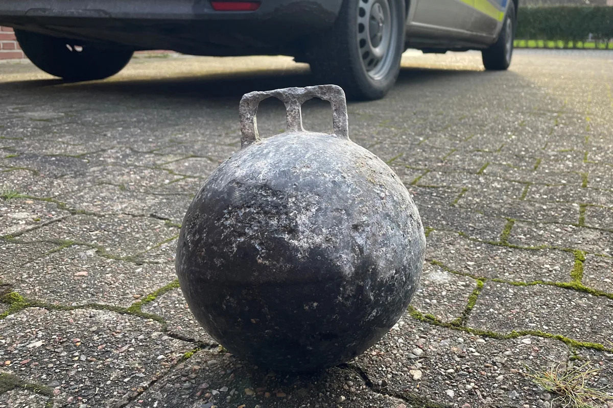 Amrum SH – Mann bohrt gefundene Kugel an und wird lebensgefährlich verletzt