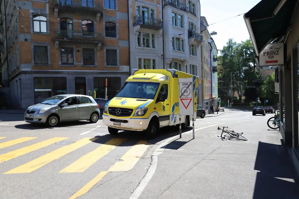 Stadt St.Gallen – Auto kollidiert mit Velo