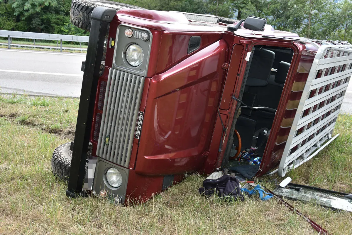 Mels SG - Auf Autobahn verunfallt