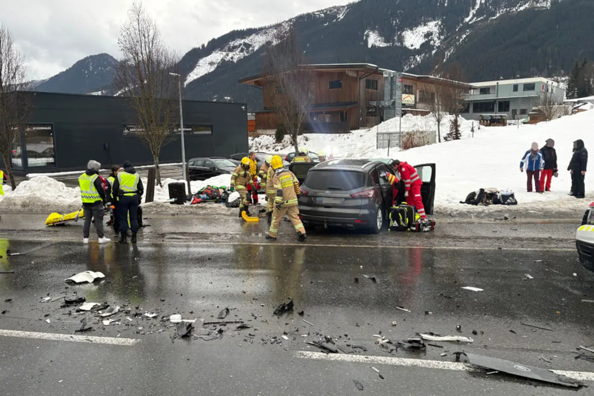 Saalfelden – Drei Verletzte bei Unfall mit Lkw