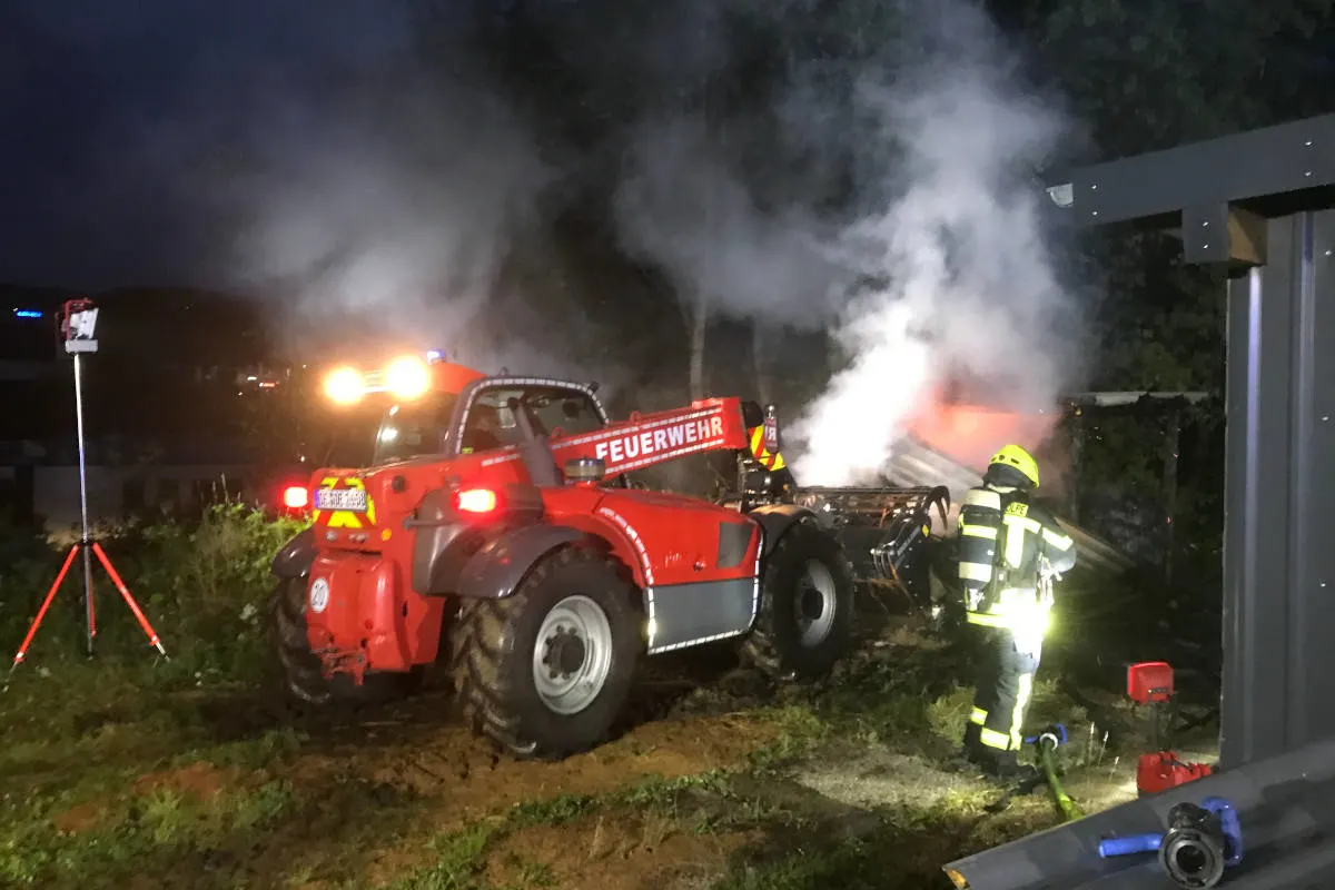 Olpe – Feuerwehr verhindert Brandausbreitung