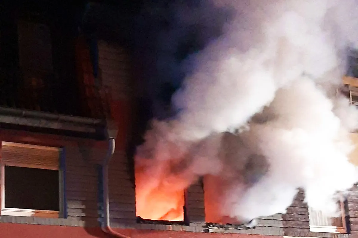 Tragödie in Velbert - Ein Todesopfer bei Wohnungsbrand