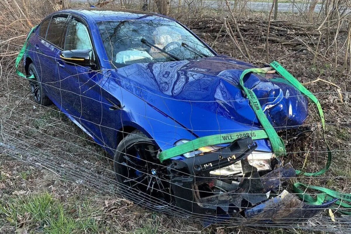 A1/Safenwil AG – Unfall zwischen zwei BMWs - hoher Sachschaden