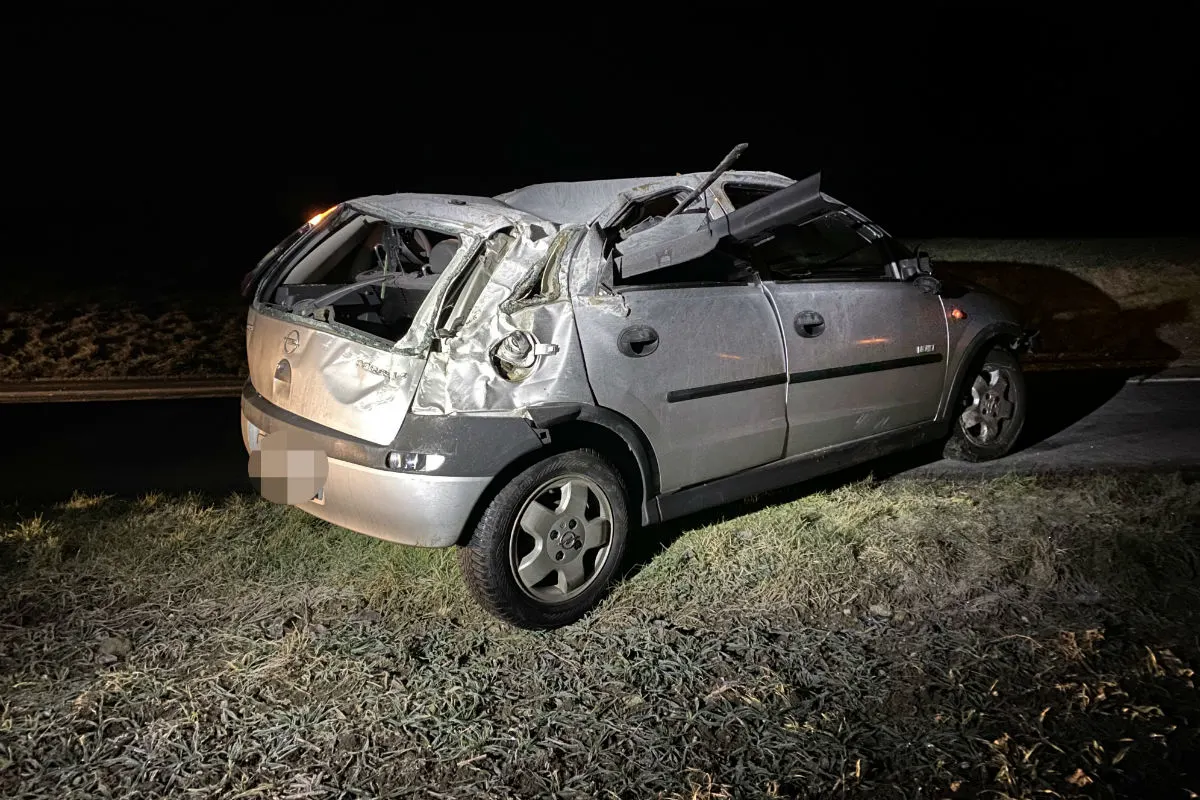 Schmiedrued AG - Opel Corsa überschlägt sich nach zu schneller Fahrt