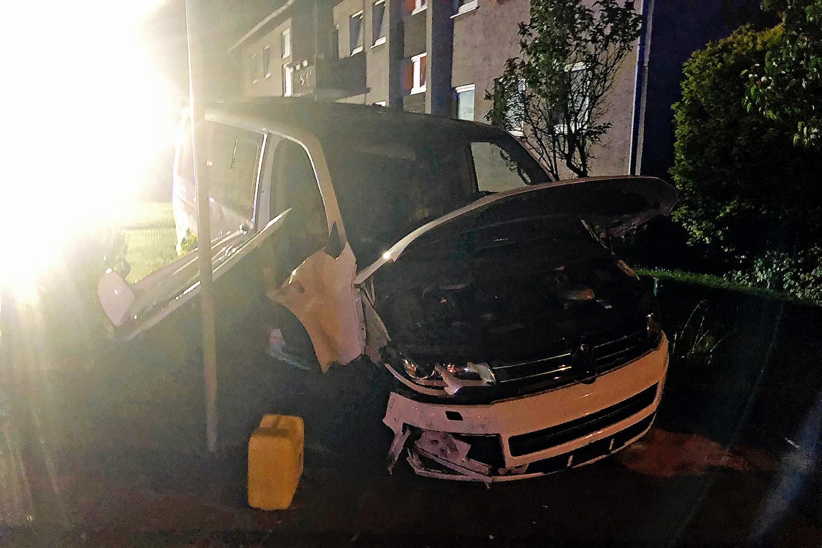 Haan NW - Stark alkoholisiert verunfallt 
