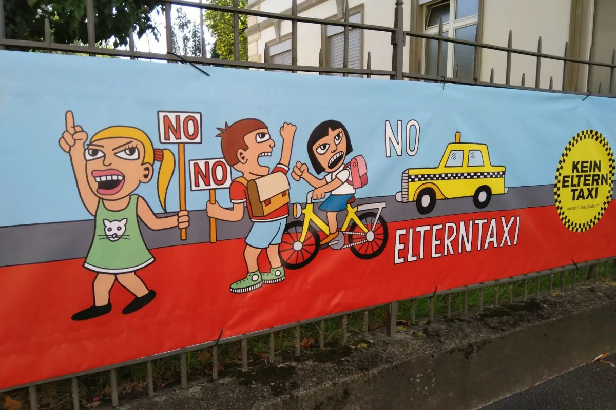 Steigschulhaus - "Kein Elterntaxi" auf dem Schulweg 