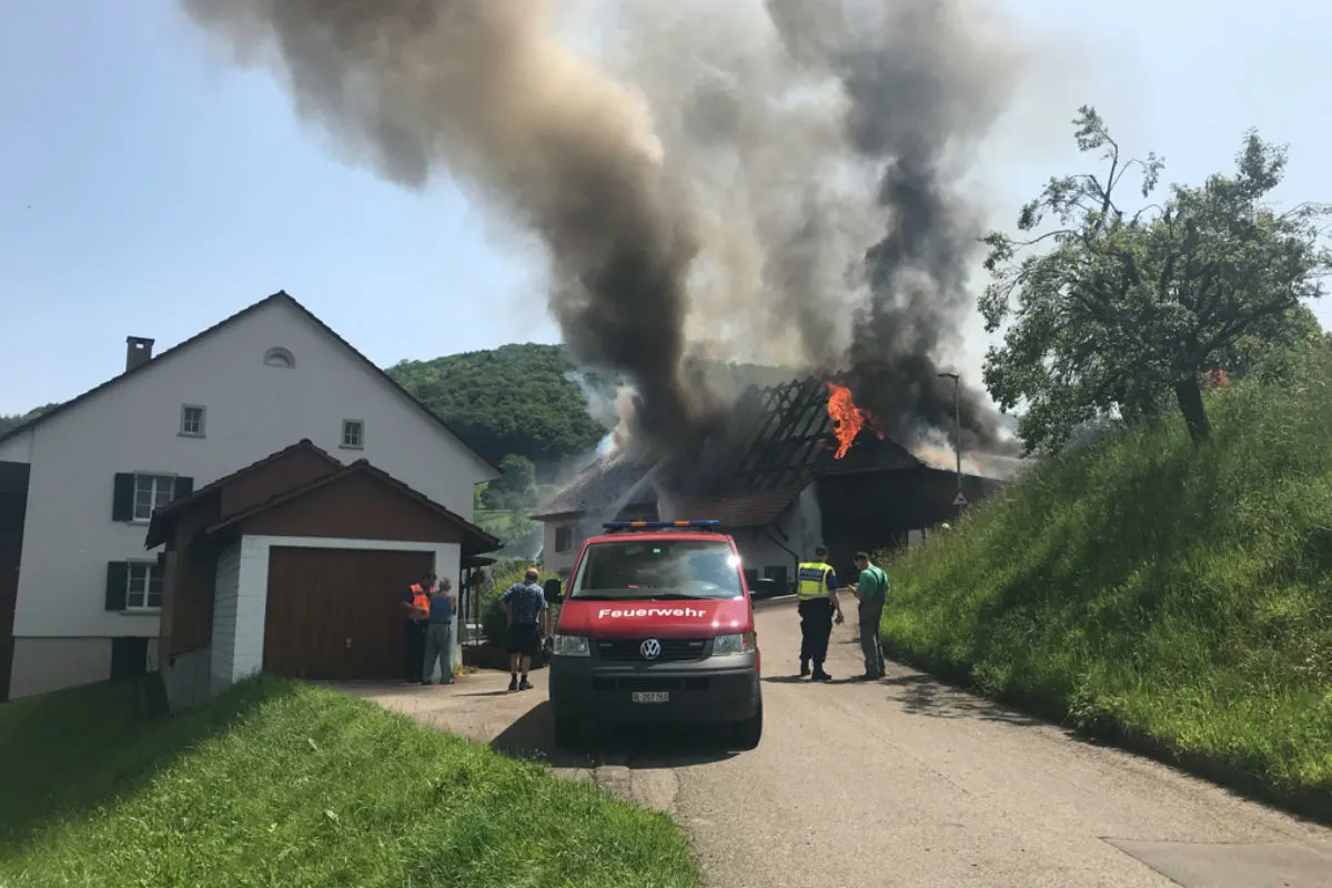 Oltingen BL - Scheune in Vollbrand