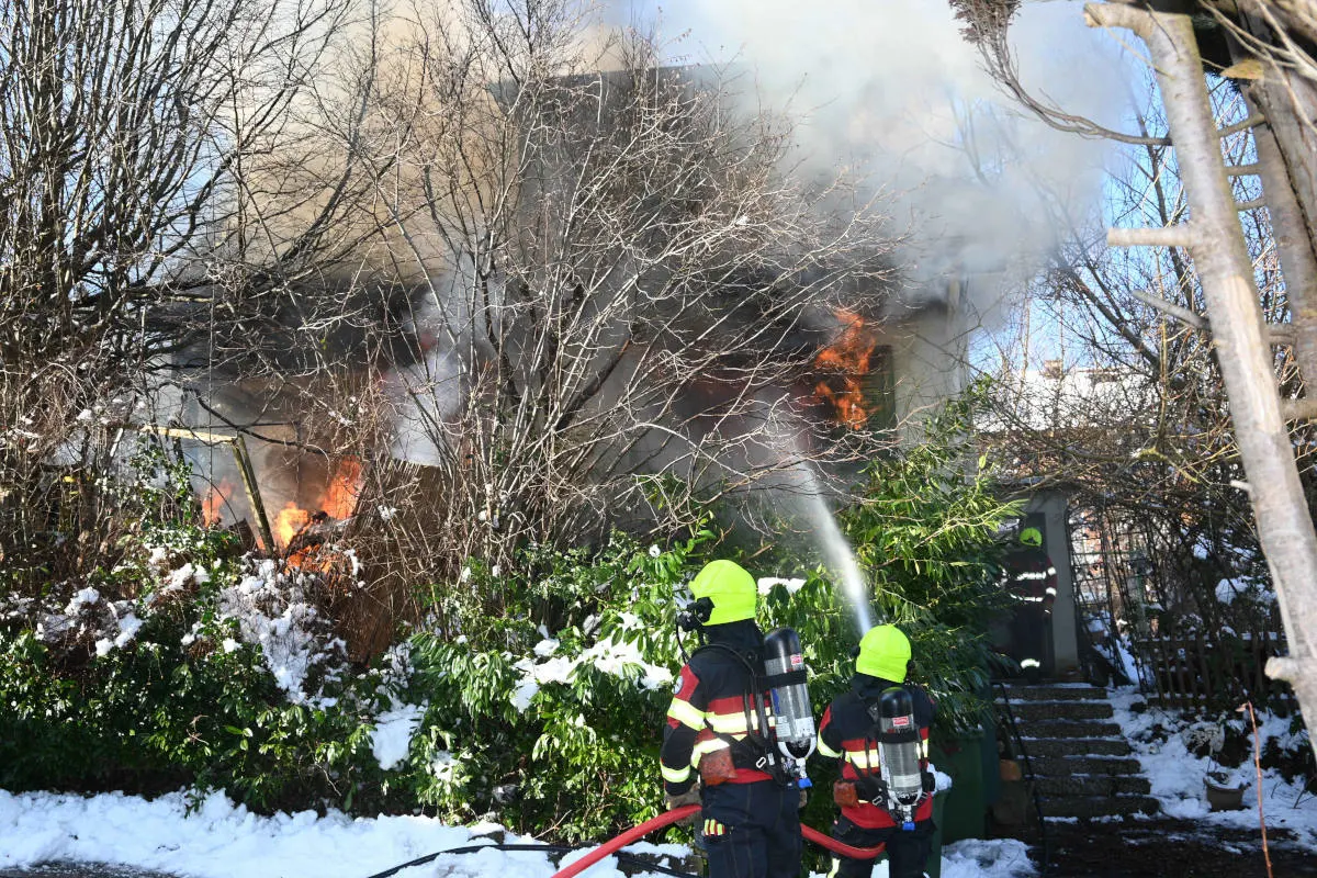 Flawil SG – Einfamilienhaus in Vollbrand