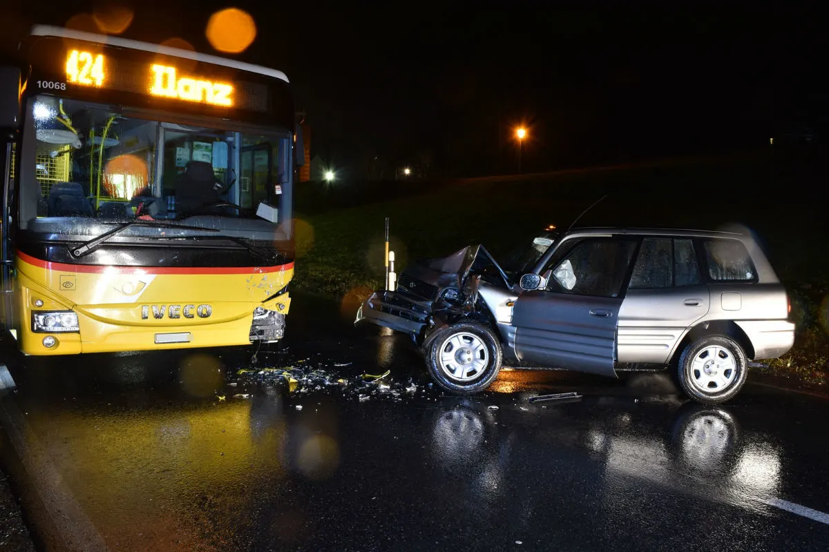 Rueun GR - 82-Jähriger gerät auf die Gegenfahrbahn und verletzt sich schwer!