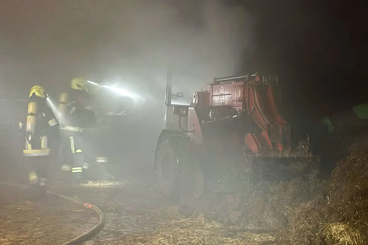 Kautzen – Radlader nahe Stallgebäude Brand geraten