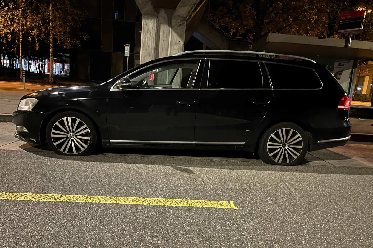 Wittenbach SG – Fahrunfähig mit Verkehrsinsel kollidiert