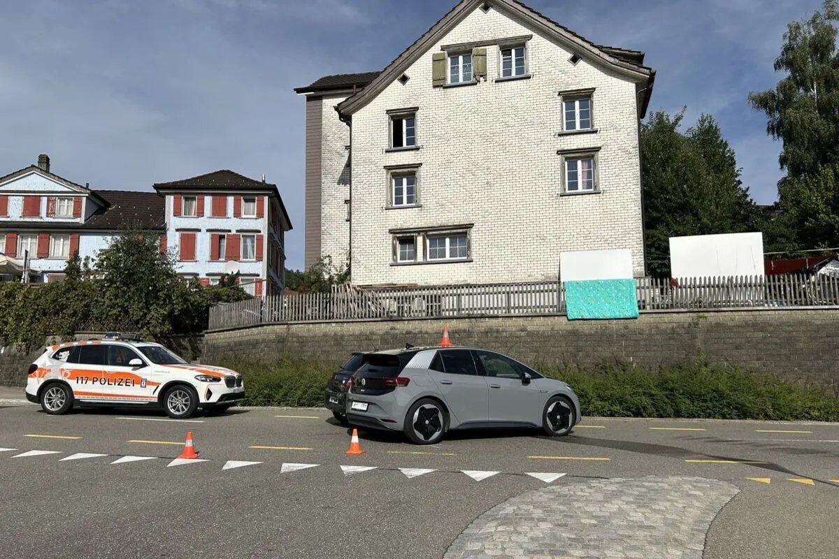 Unfall in Herisau AR – Zwei Fahrzeuge prallen zusammen