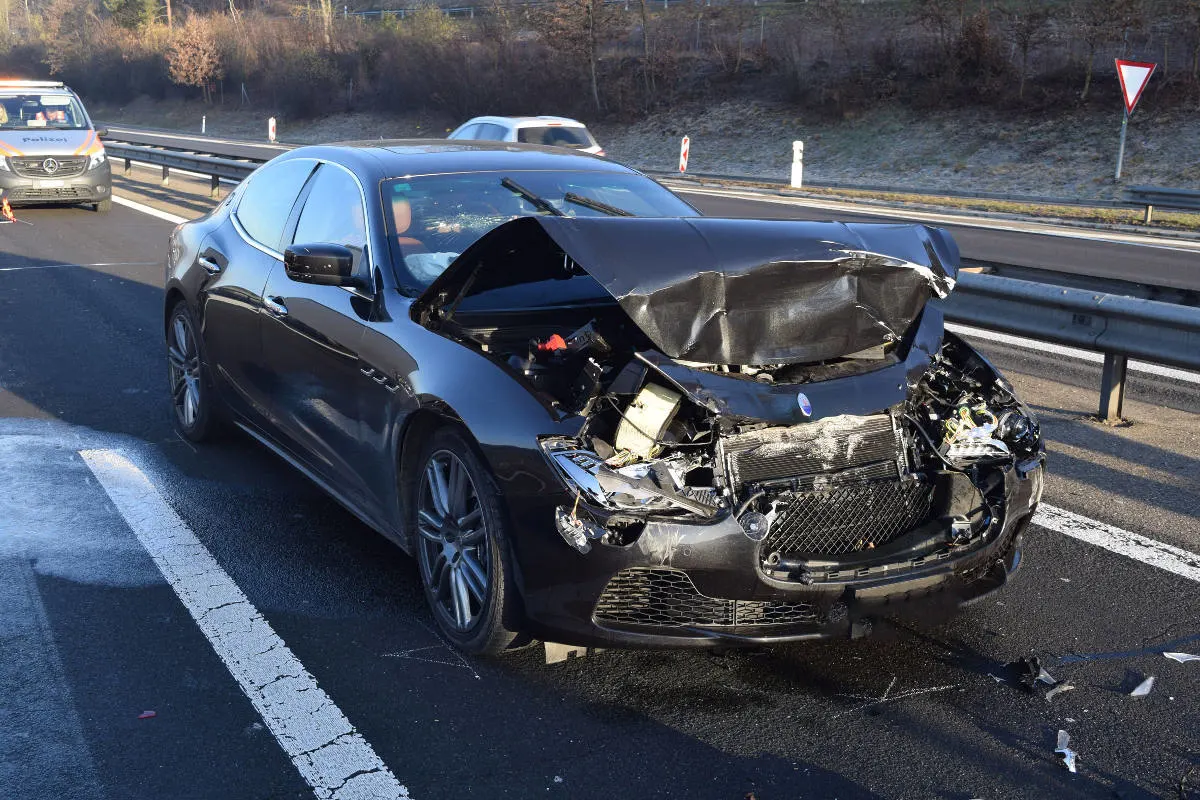 Dagmersellen  - Knutwil LU - Mehrere Auffahrunfälle auf der Autobahn A2 