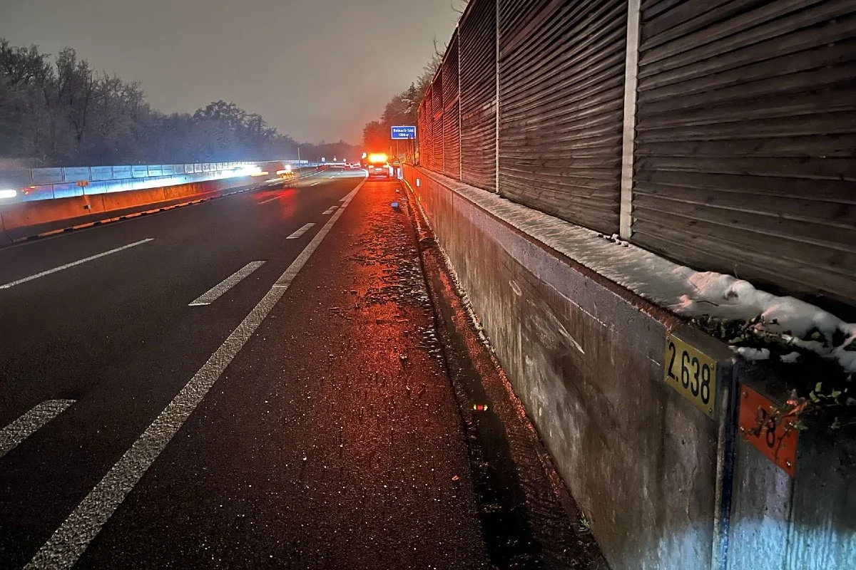 Reinach BL -  Streifkollision zwischen zwei Personenwagen