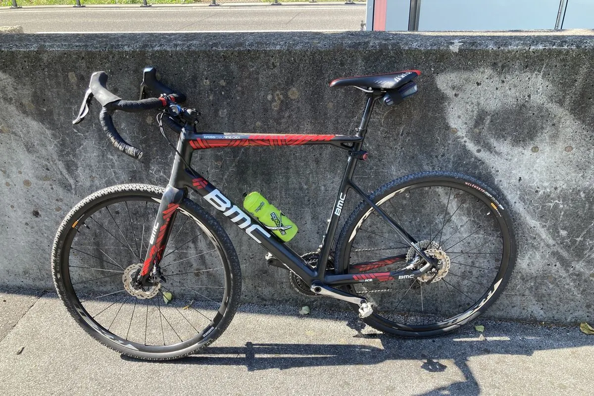 Filzbach GL - 60-jähriger Rennradfahrer nach Sturz im Krankenhaus