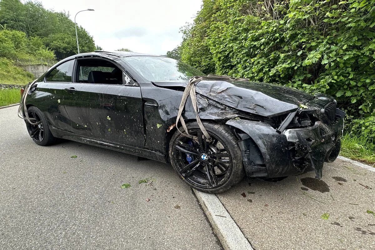 Walzenhausen AR - Beim Beschleunigen Kontrolle über das Fahrzeug verloren 