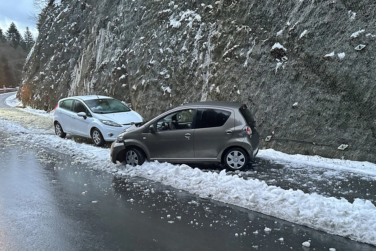 Kanton Luzern - Mehrere Verkehrsunfälle auf teils vereisten Strassen