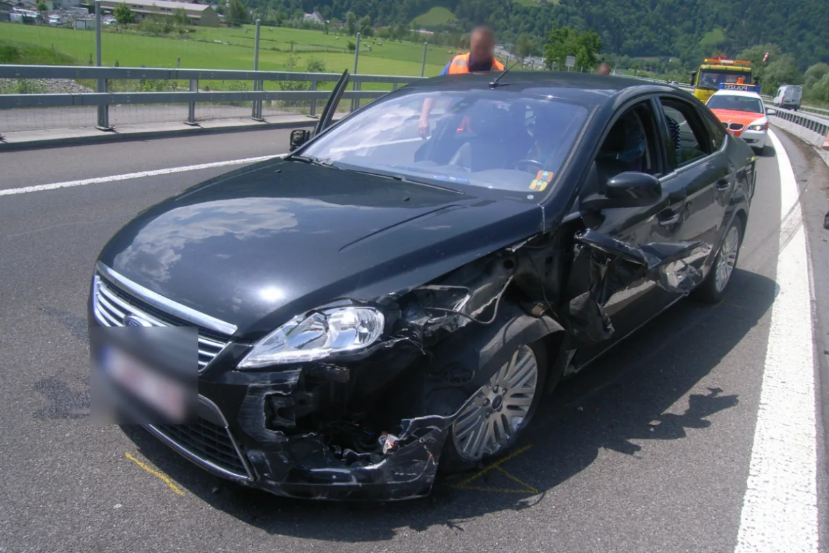 Altdorf UR - Selbstunfall fordert zwei Verletzte