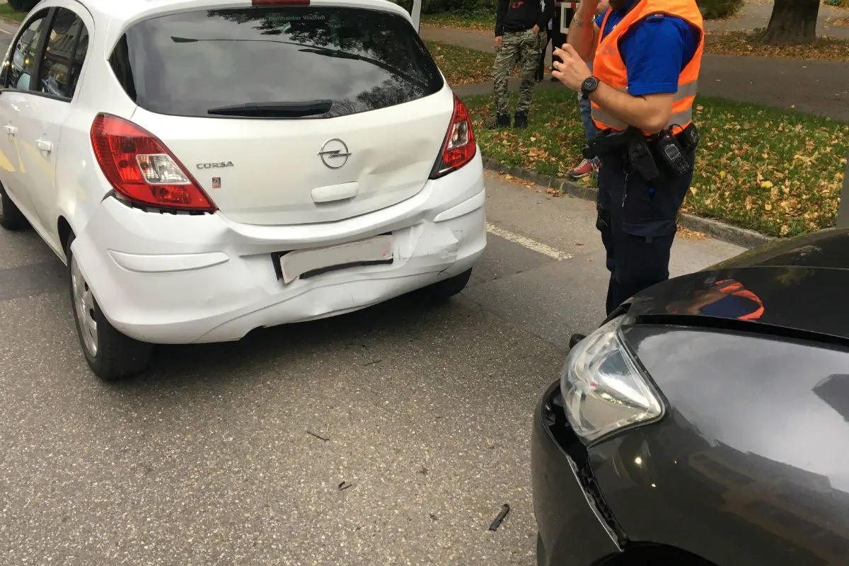 Unfall Glarus GL - Auffahrkollision beim Fussgängerstreifen!