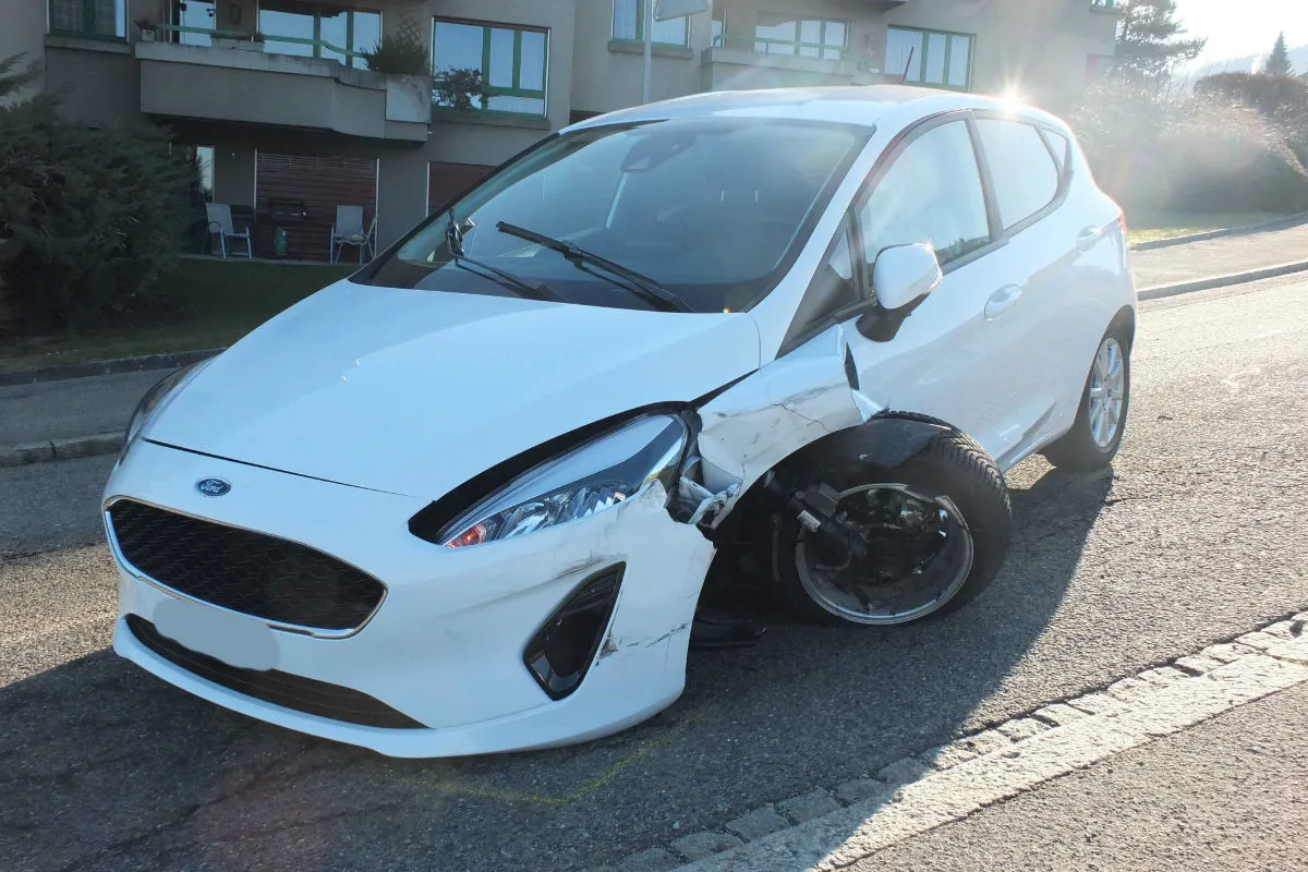 Rorschacherberg SG - Auto prallt gegen Linienbus