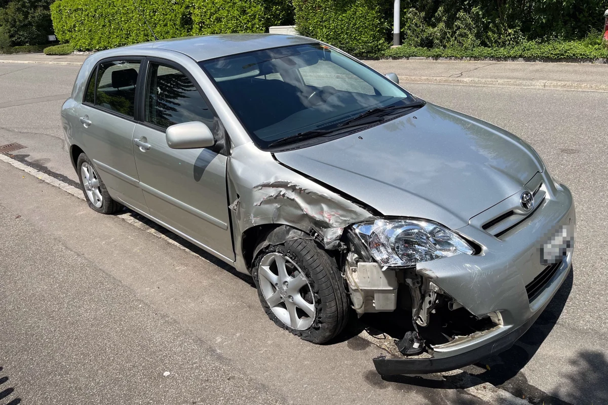 Steinach SG – Nach Unfall trotz zwei platter Reifen weitergefahren