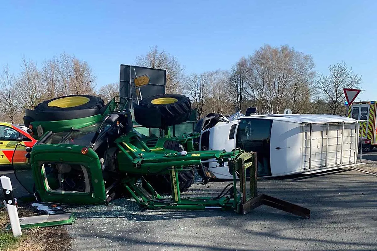Soltau - Abbiegenden Traktor übersehen 
