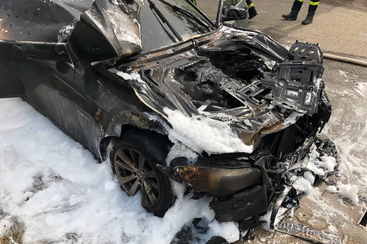 Schweigen-Rechtenbach – BMW komplett ausgebrannt