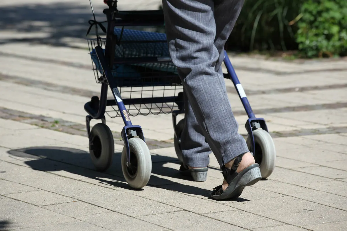 Wuppertal - Frau mit Rollator schwer verletzt