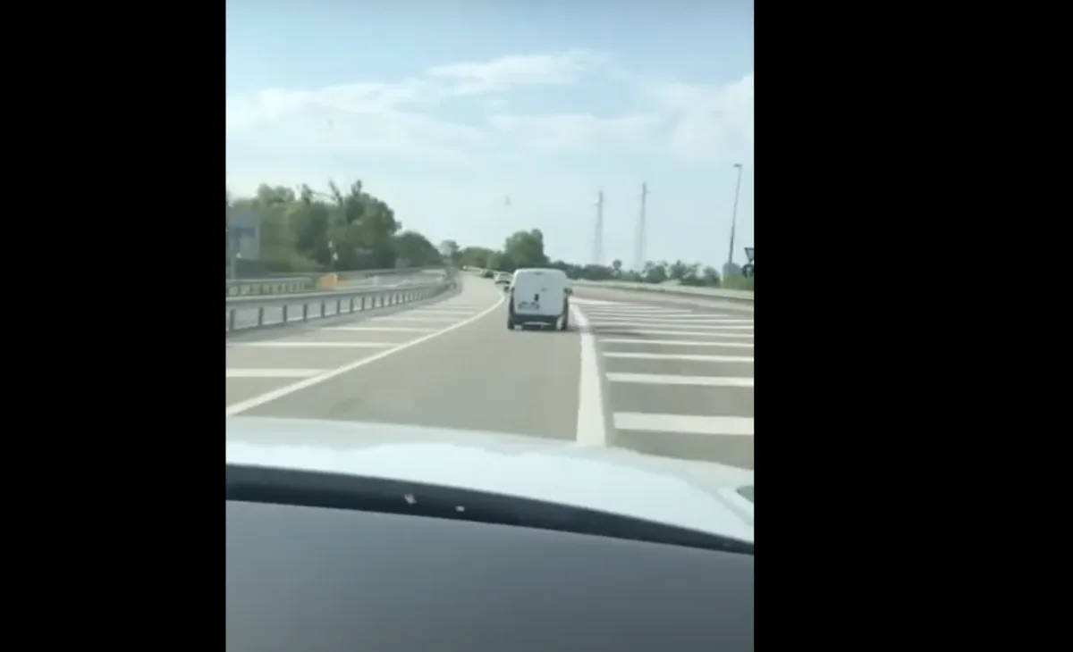 Unfall in Italien - Zivilpolizist verfolgt Transporter - am Steuer waren drei Kinder!