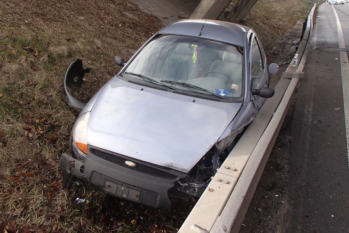 A1 Schafisheim AG - Auto von der Fahrbahn abgekommen