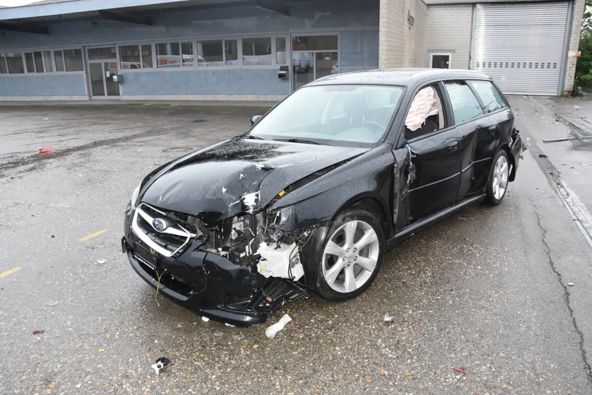 Wil SG - Selbstunfall mit Auto