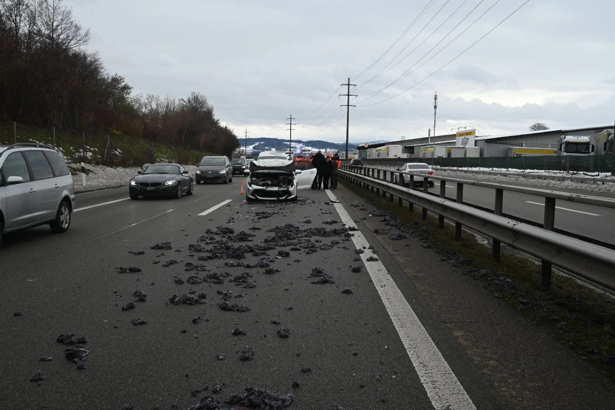 Wil SG - Zwei Verletzte nach Unfall auf Autobahn A1