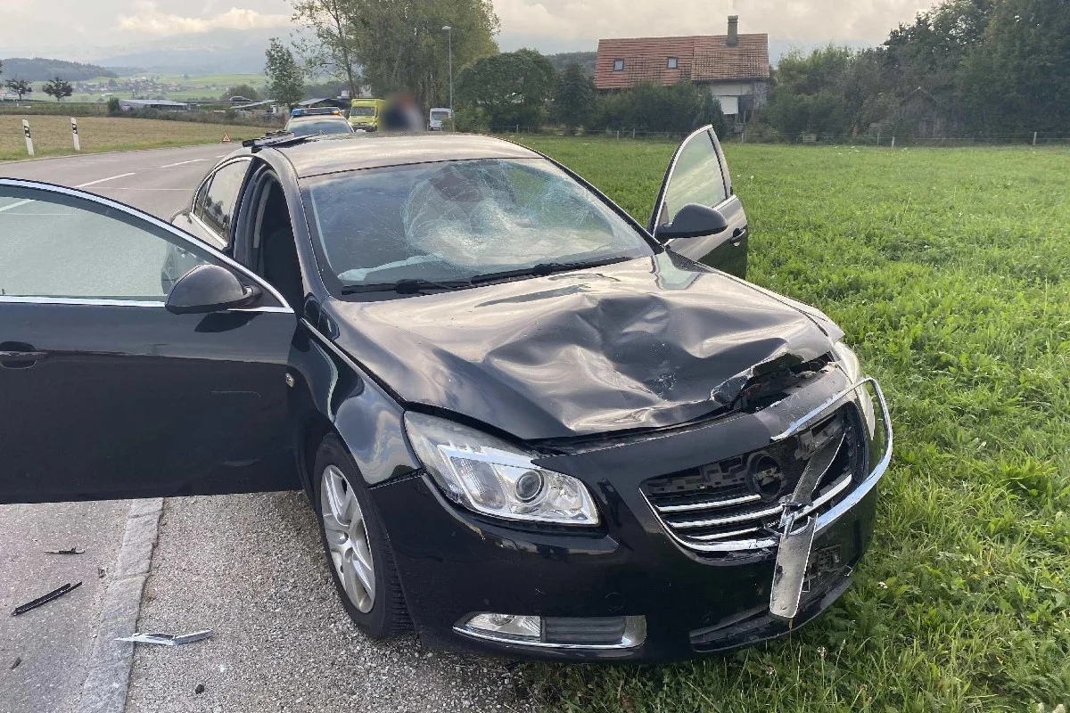 Unfall in Ecuvillens FR - 14-jähriger Motorradfahrer schwer verletzt