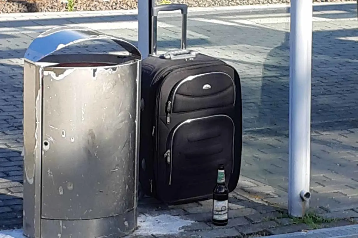Neumark - Herrenloser Koffer verursacht Bahnstreckensperrung