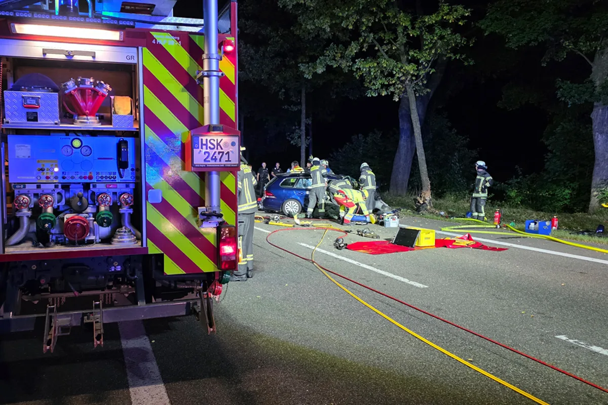 Arnsberg NW – Drei Männer bei Unfall lebensgefährlich verletzt