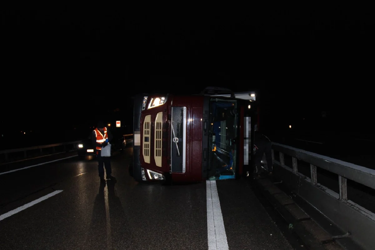 Kanton Solothurn - Sturm Bianca fegte einen Sattelschlepper auf die Seite!