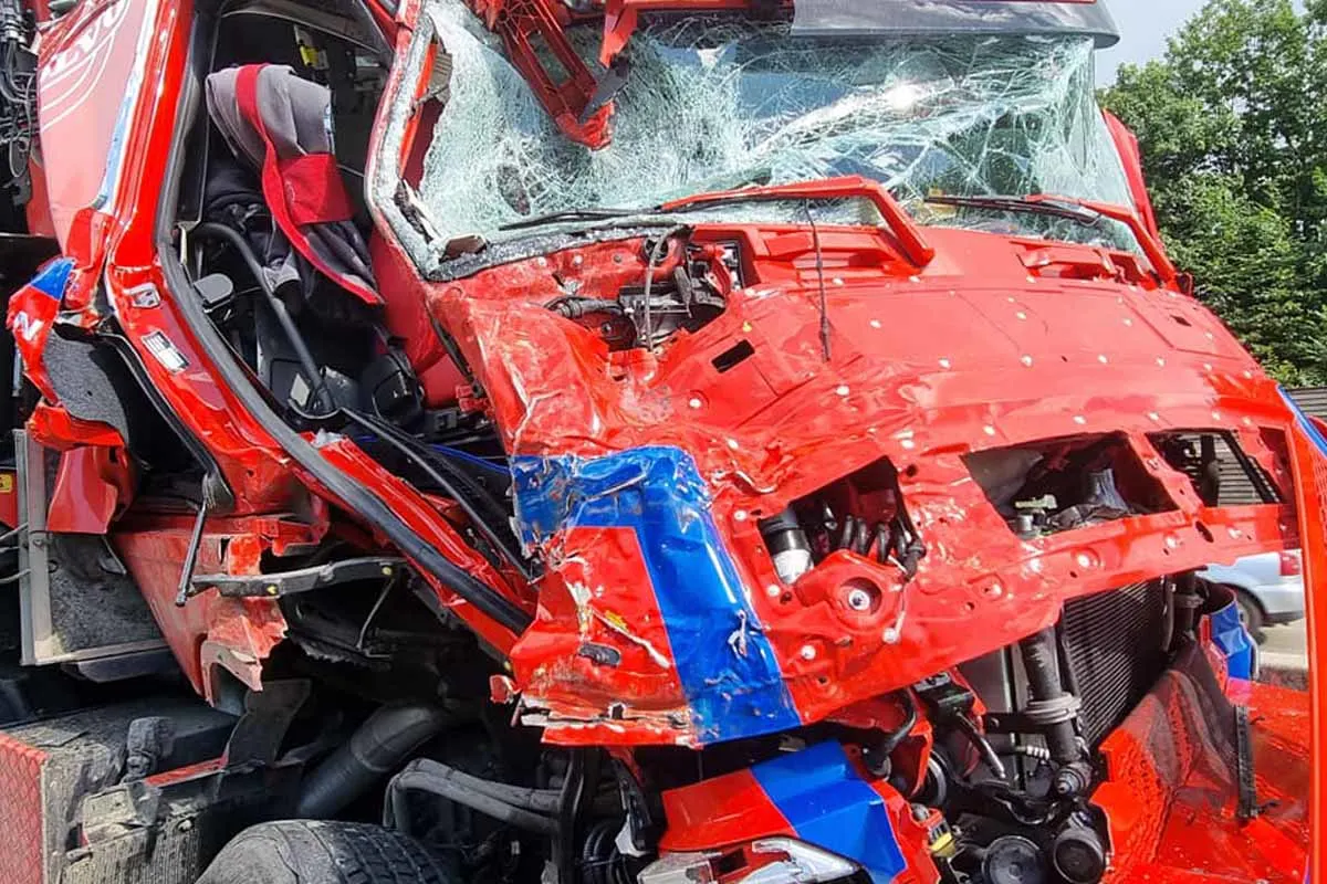 Totalsperre auf der A2 in Laßnitzhöhe - Schwere Unfälle mit neun beteiligten Fahrzeugen
