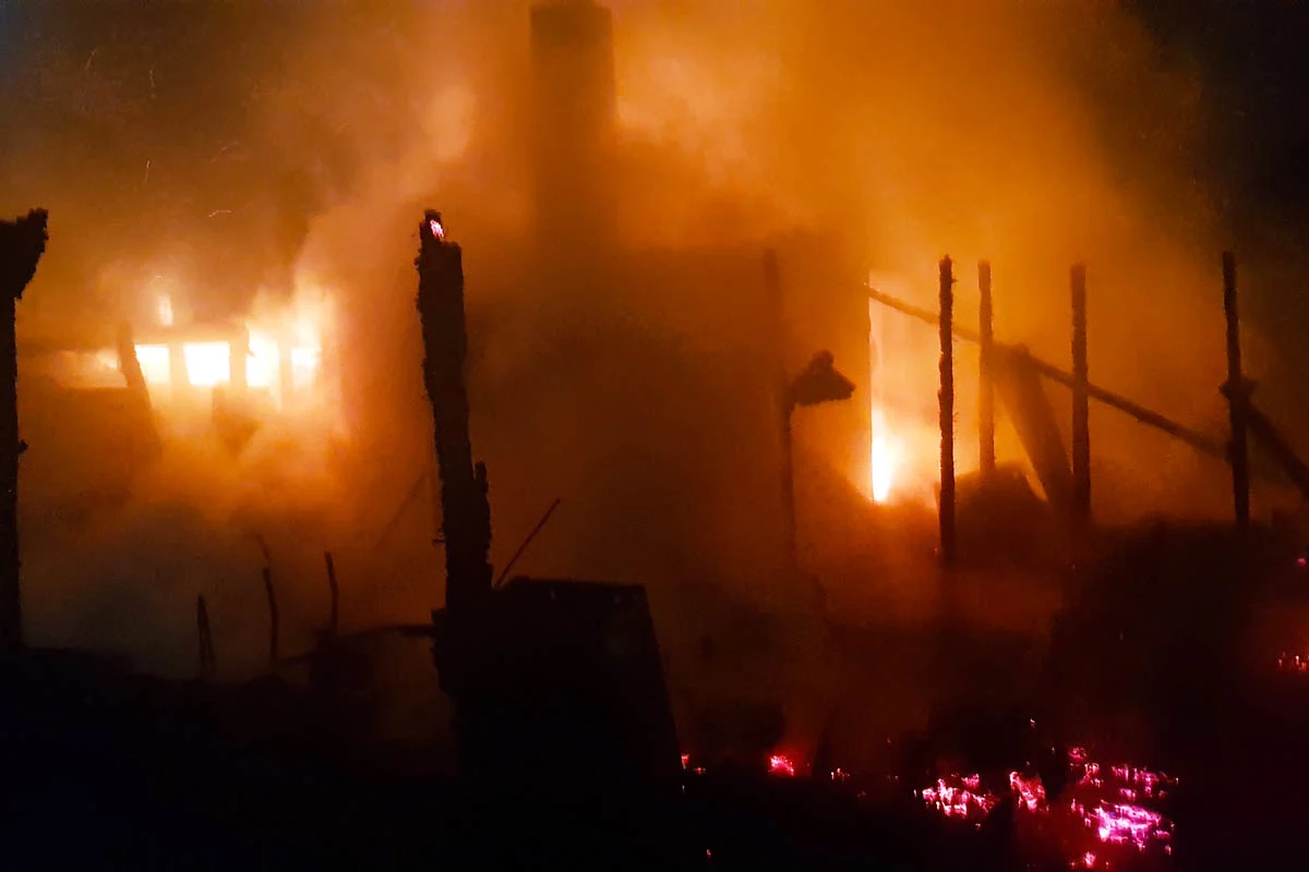 Großbrand in Düren - Erneuter Brand von Gartenhäusern